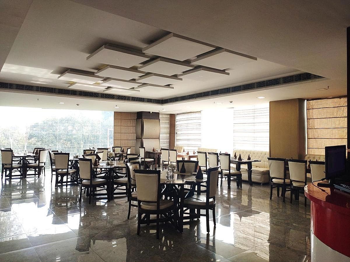 Food & Dining