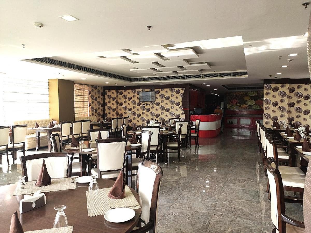 Food & Dining