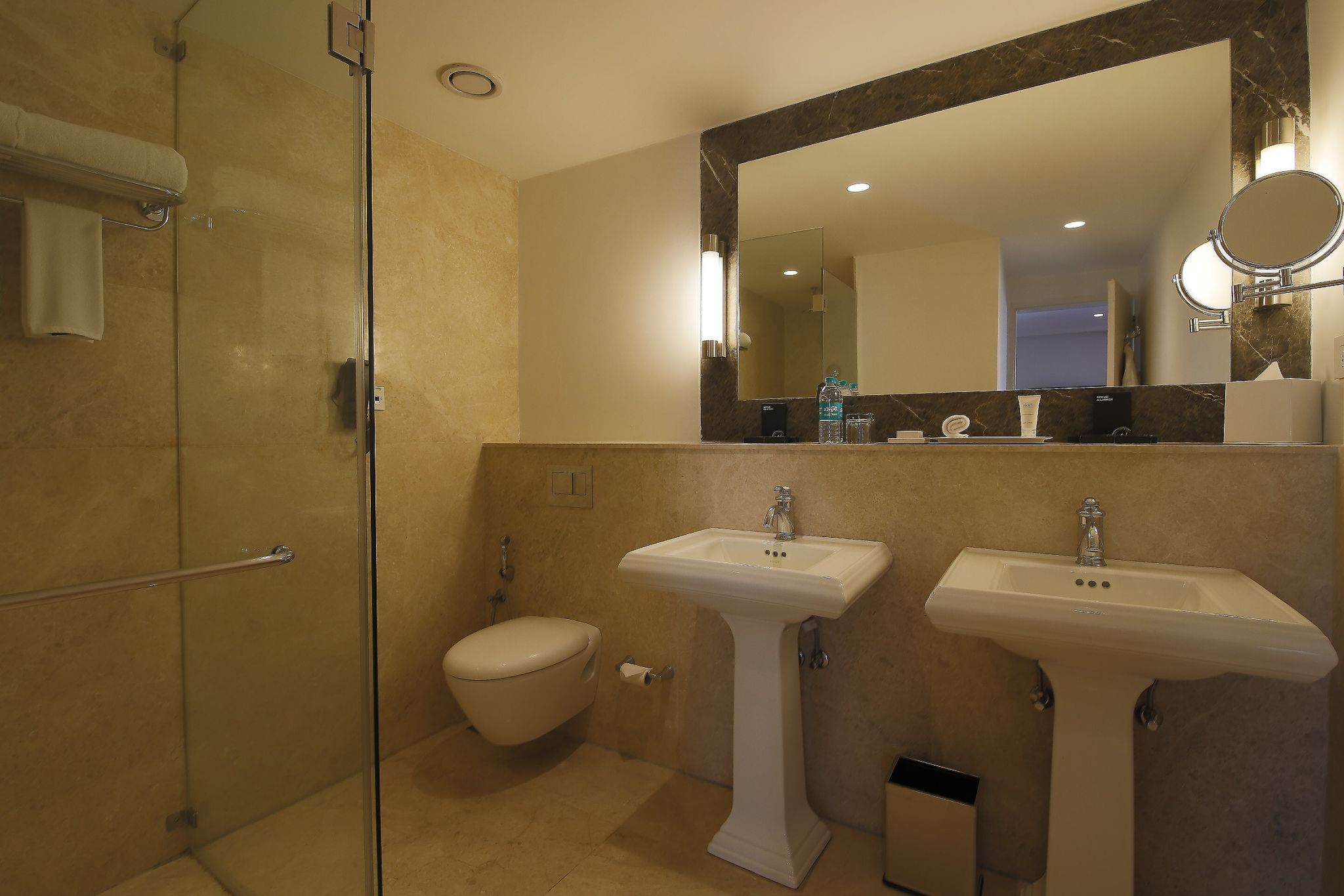 The Waverly Hotel and Residences The Waverly Room 8