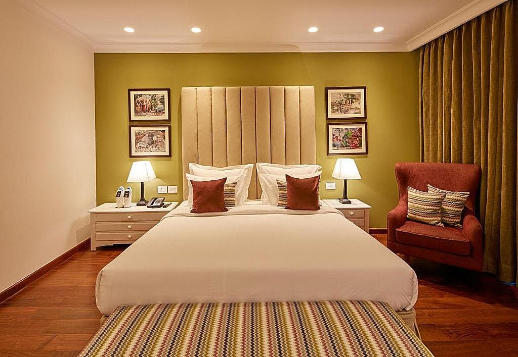 The Waverly Hotel and Residences The Waverly Room 3