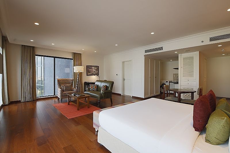 The Waverly Hotel and Residences The Waverly Room 10