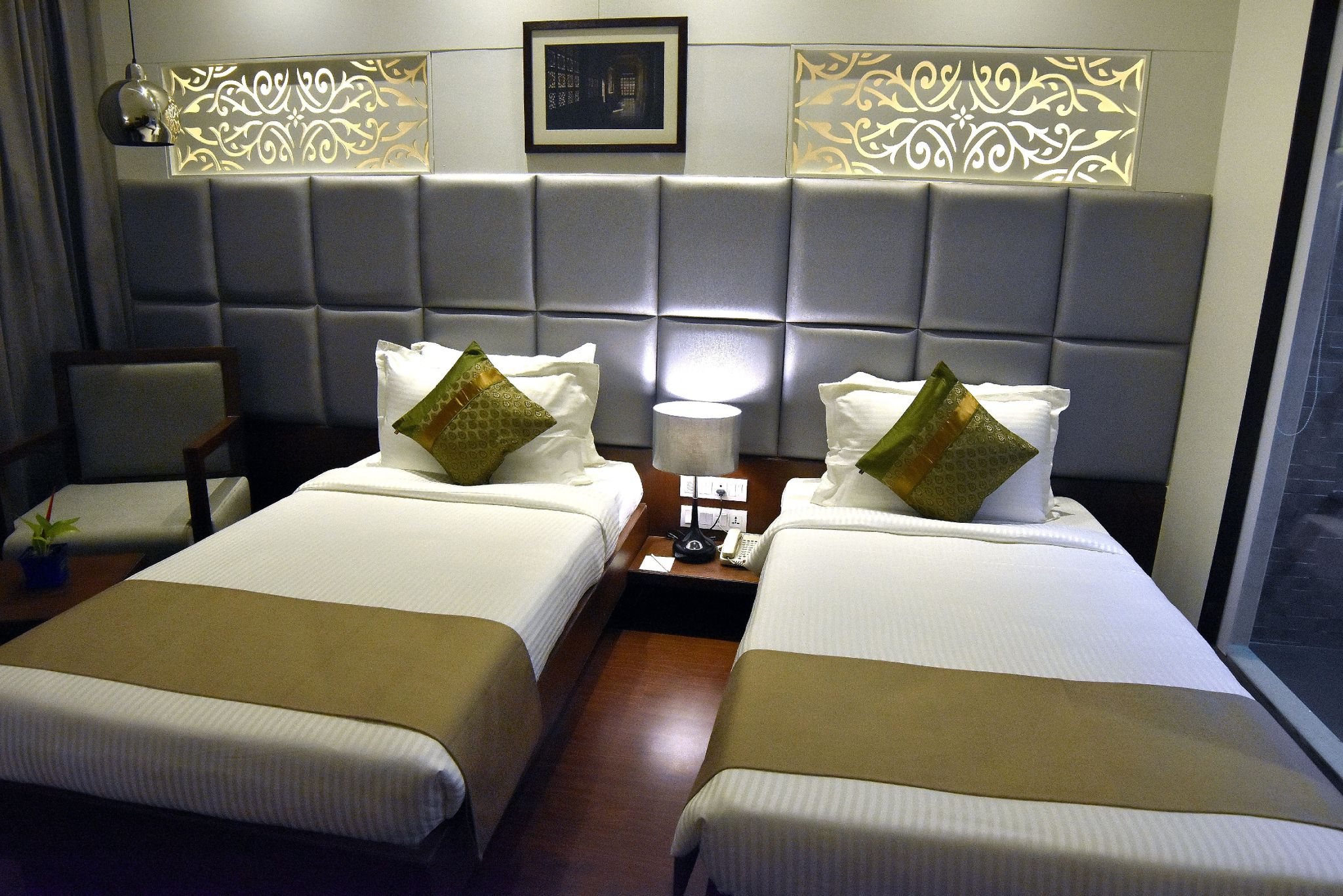 Comfort Inn Donil Vadodara Deluxe Room 2