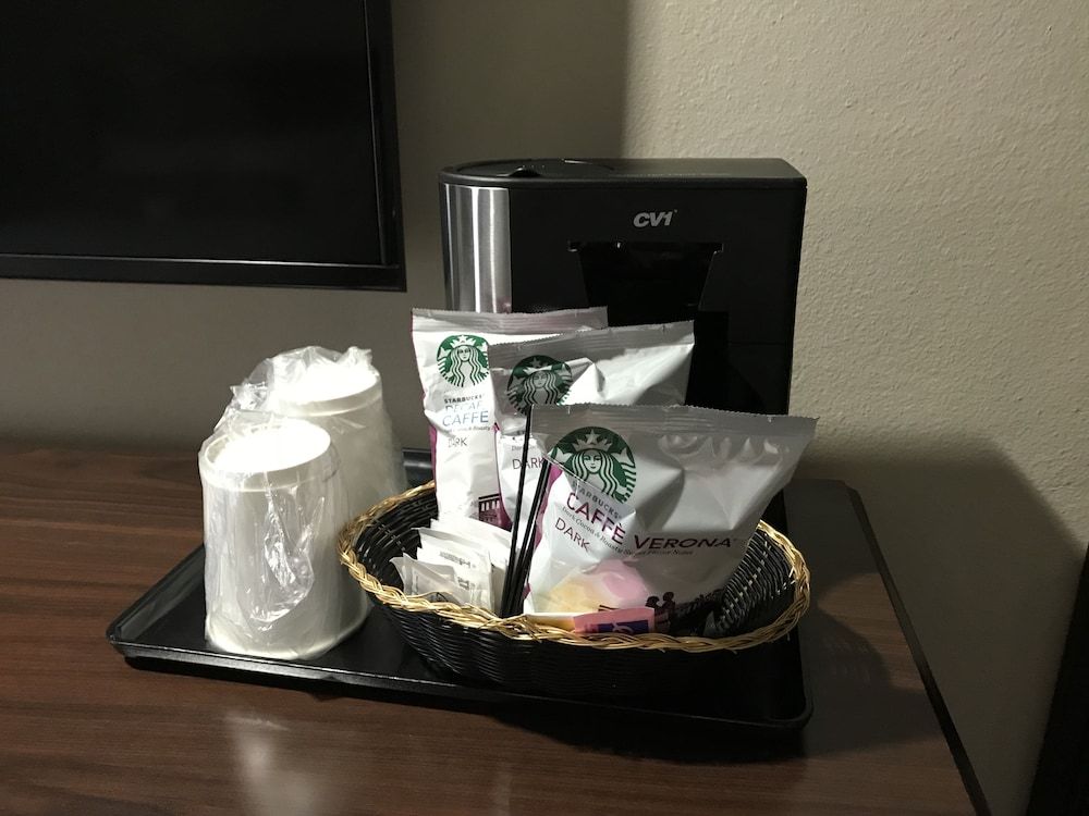 Coast Burbank Hotel Room, 1 King Bed (Coast King) 4