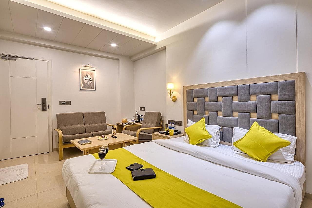 Deluxe Grand Room