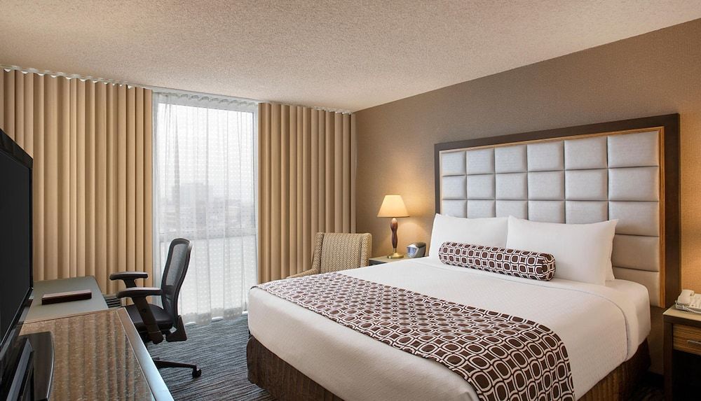 Standard Room, 1 King Bed, Refrigerator