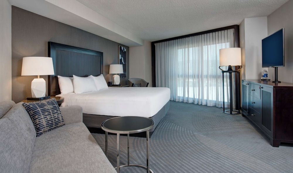 Room, 1 King Bed, Corner