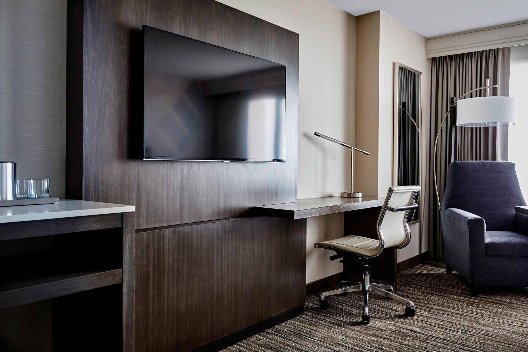 Guest room, 1 King, Waterfront