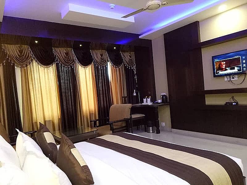 Crystal Ganga Heights 5 Min from Har Ki Pauri Deluxe Room Free WiFi 15