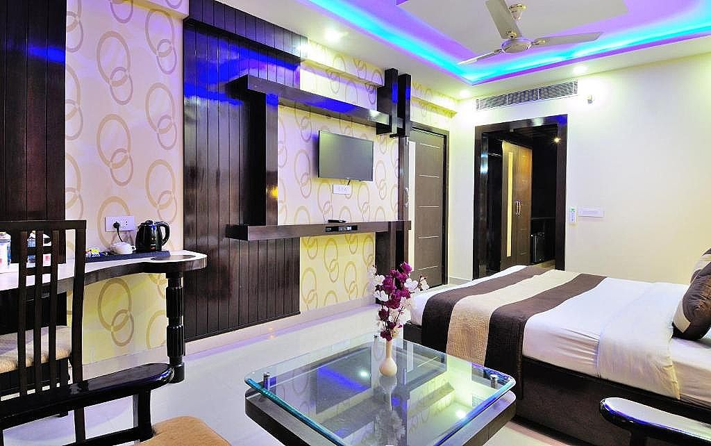 Crystal Ganga Heights 5 Min from Har Ki Pauri Deluxe Room Free WiFi 13