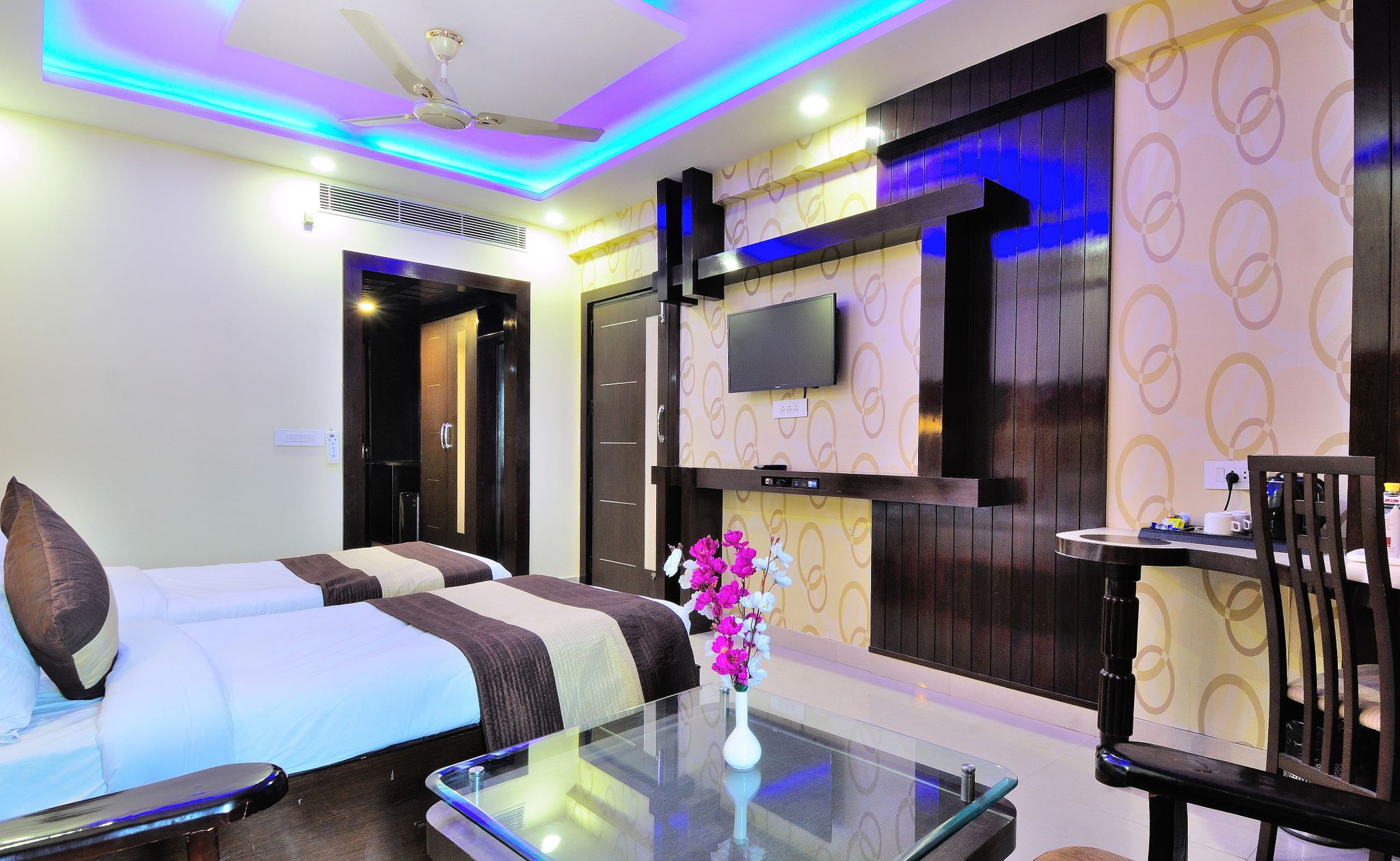 Twin bedded room