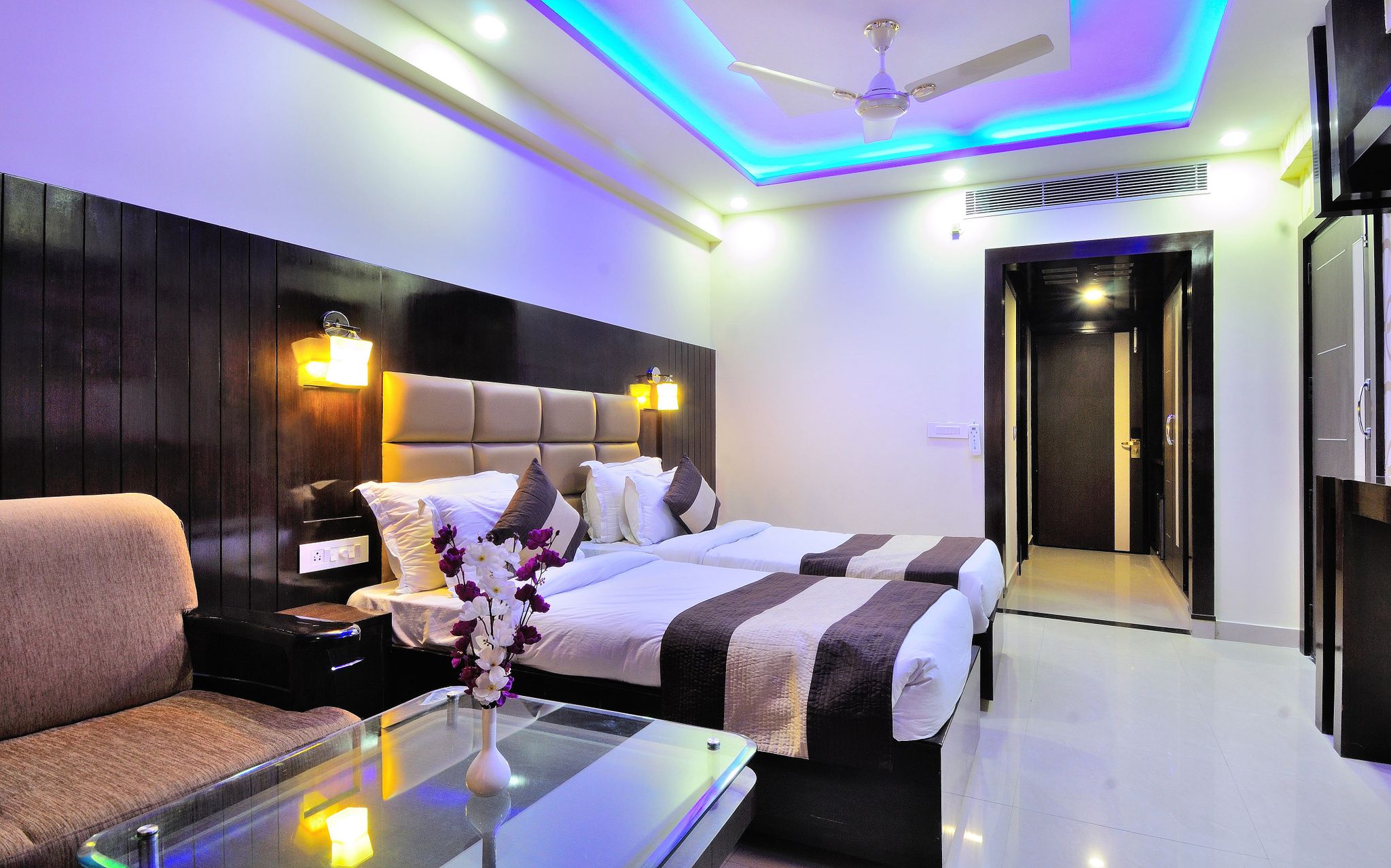 Twin bedded room