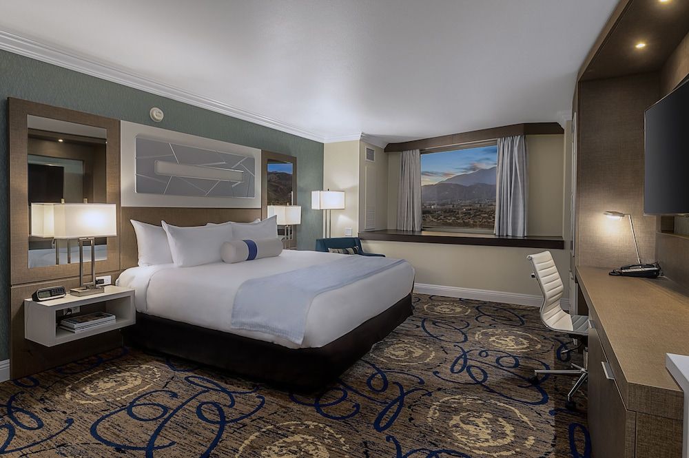 Standard Room, 1 King Bed