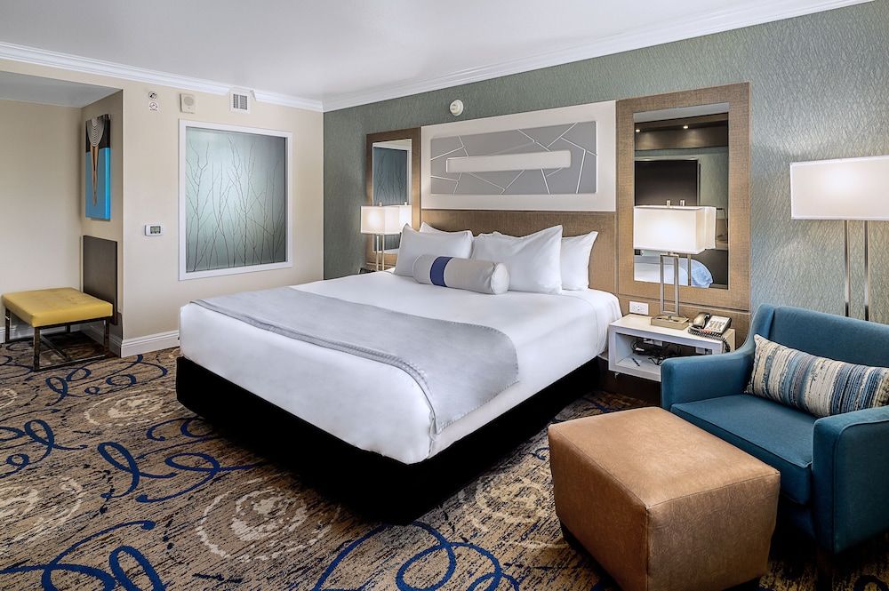 Standard Room, 1 King Bed