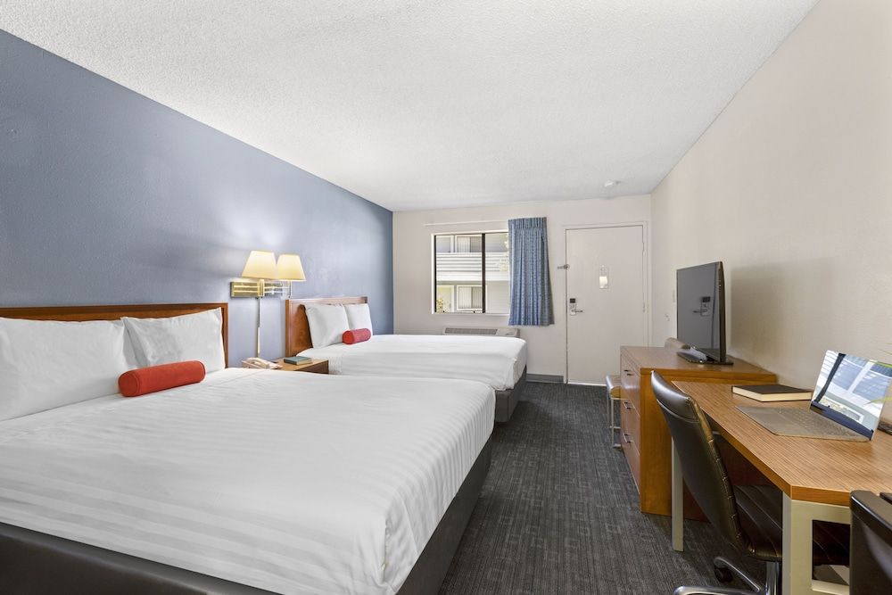Good Nite Inn - Calabasas Room, 2 Queen Beds
