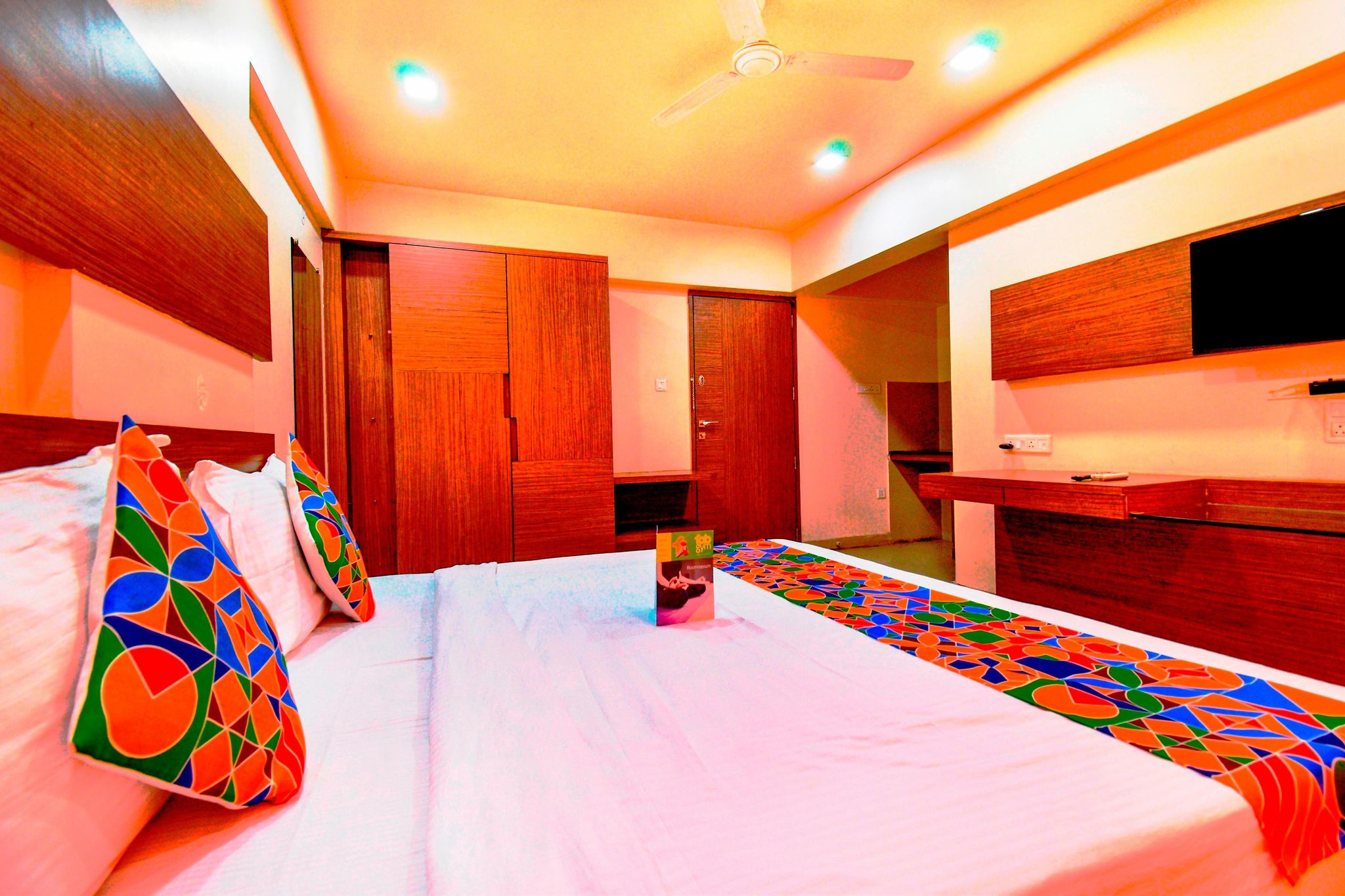 FabHotel Blossoms I Deluxe Room 14