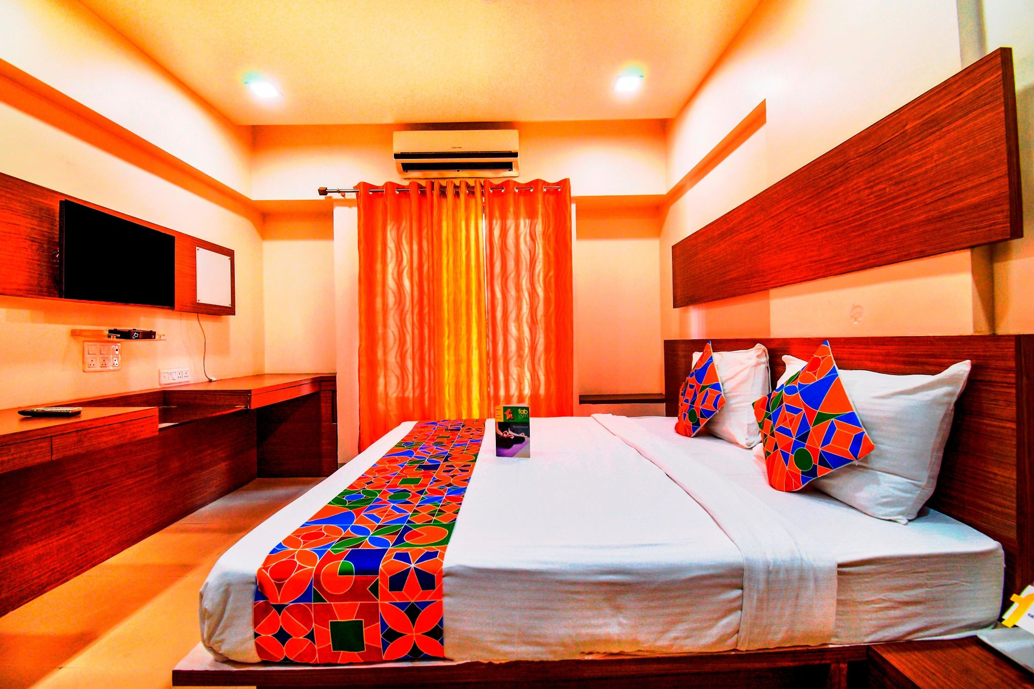 FabHotel Blossoms I Deluxe Room 15