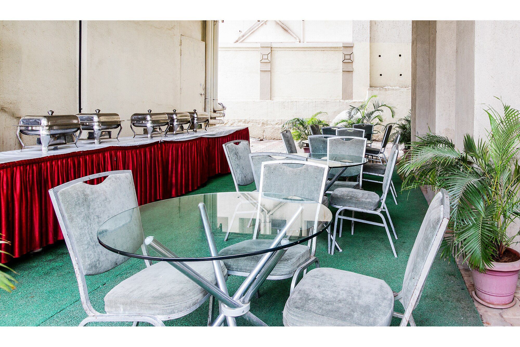 Food & Dining