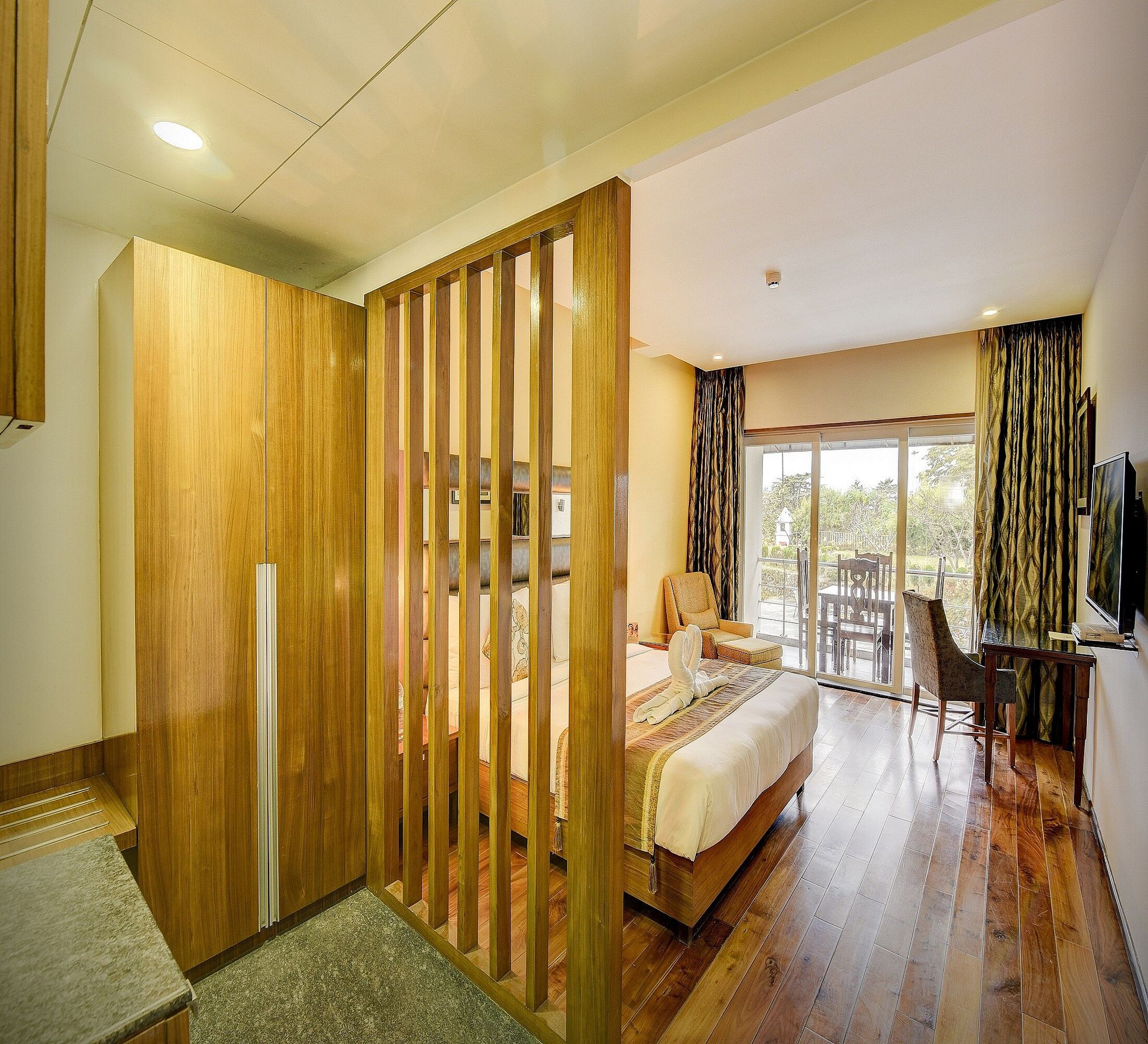 Hornbill Suite Valley View with Balcony