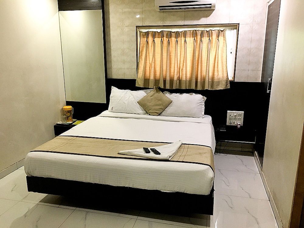 Hotel BKC Palace Inn Deluxe Double Room 7