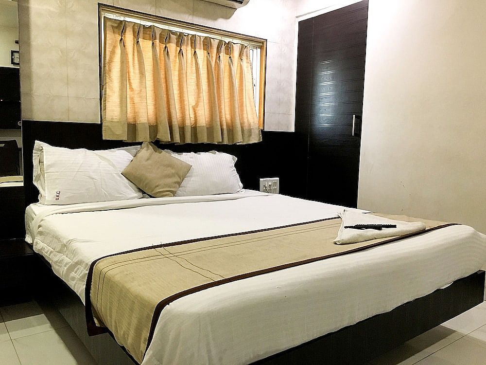 Hotel BKC Palace Inn Deluxe Double Room 8