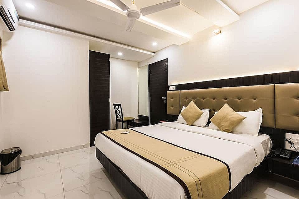 Hotel BKC Palace Inn Deluxe Double Room 3