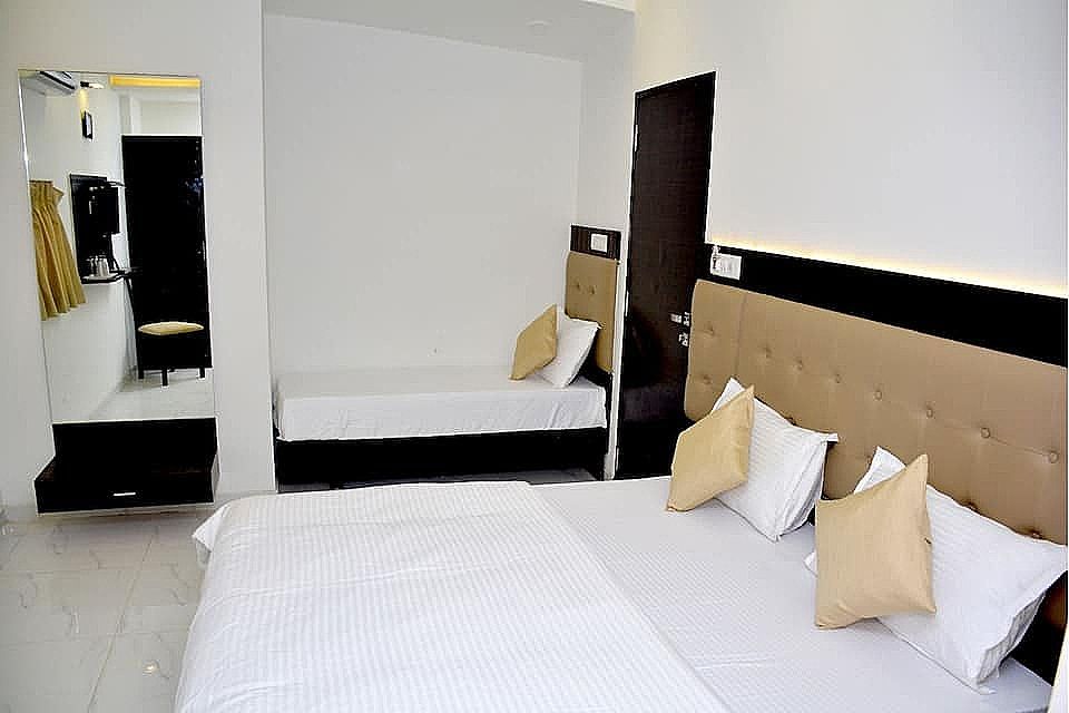 Hotel BKC Palace Inn Deluxe Double Room 14