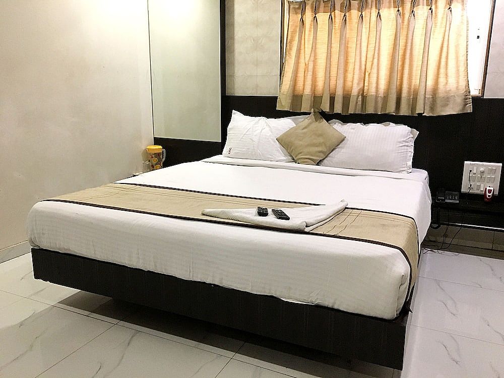 Hotel BKC Palace Inn Deluxe Double Room 9