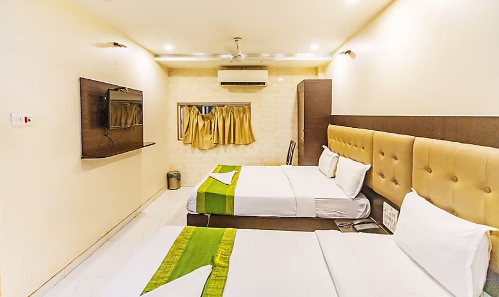 Deluxe Four-Bed Room