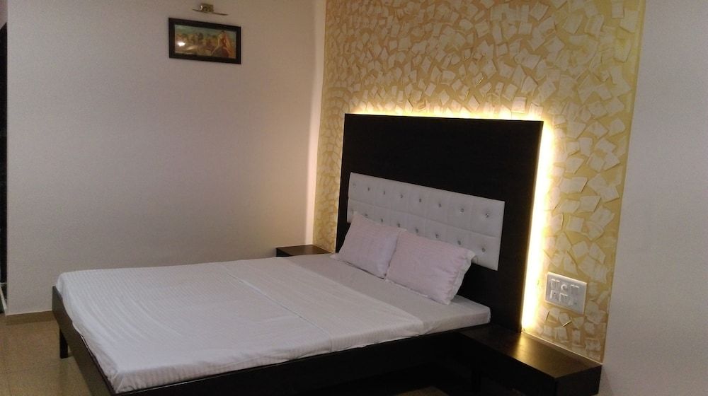 Sun Beach Resort Deluxe Double Room 5