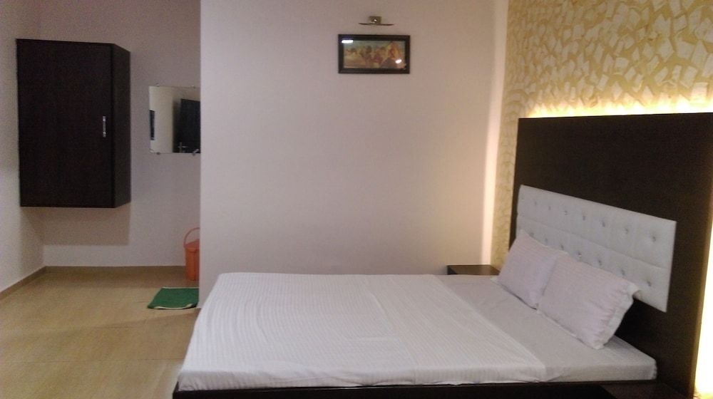 Sun Beach Resort Deluxe Double Room 3