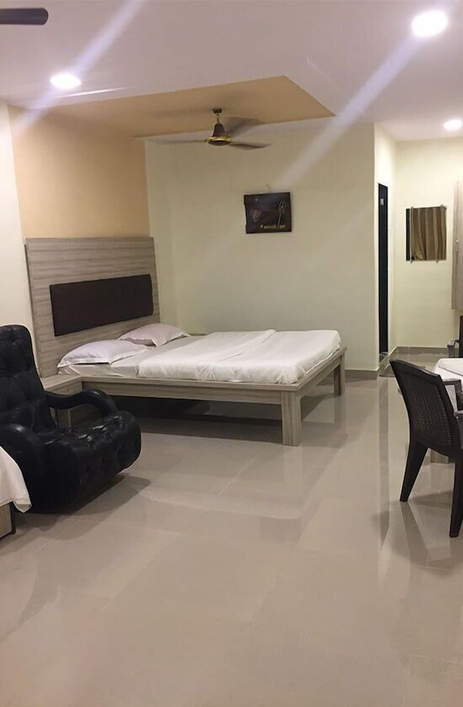 Sun Beach Resort Deluxe Double Room 8