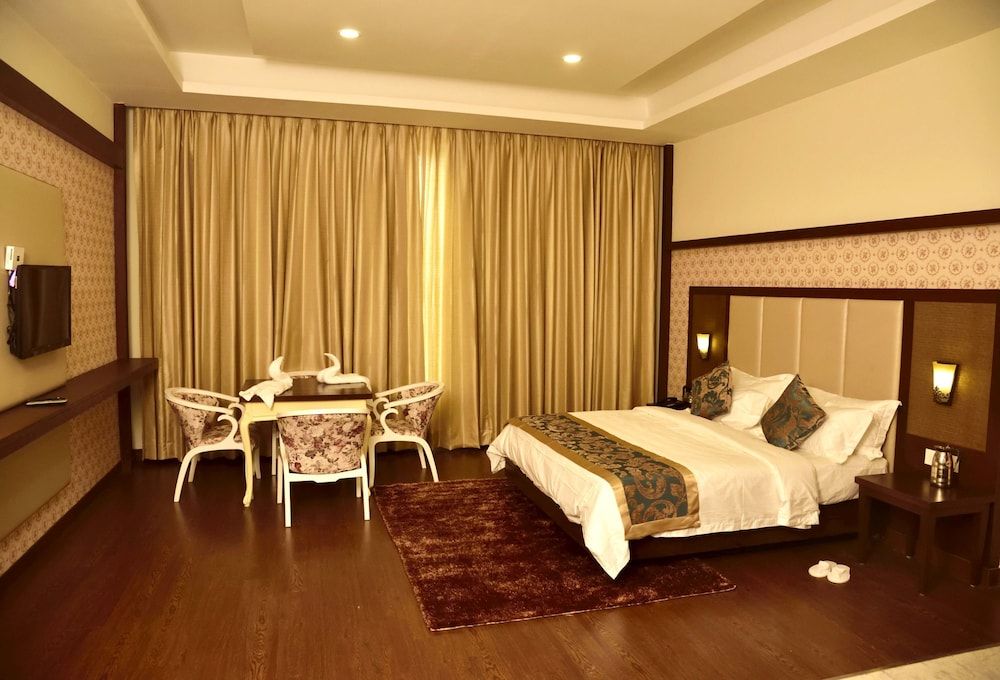 The Fern Hill Side Resort, Bhimtal Winter Green Room