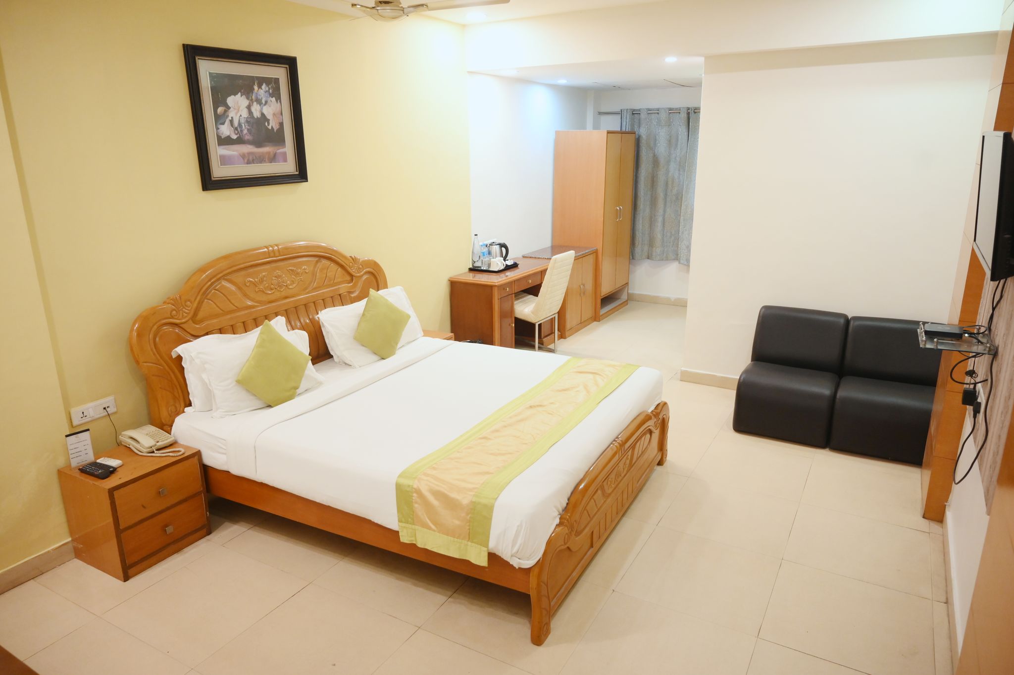 Hotel Vaibhav Inn Standard Deluxe Room 3