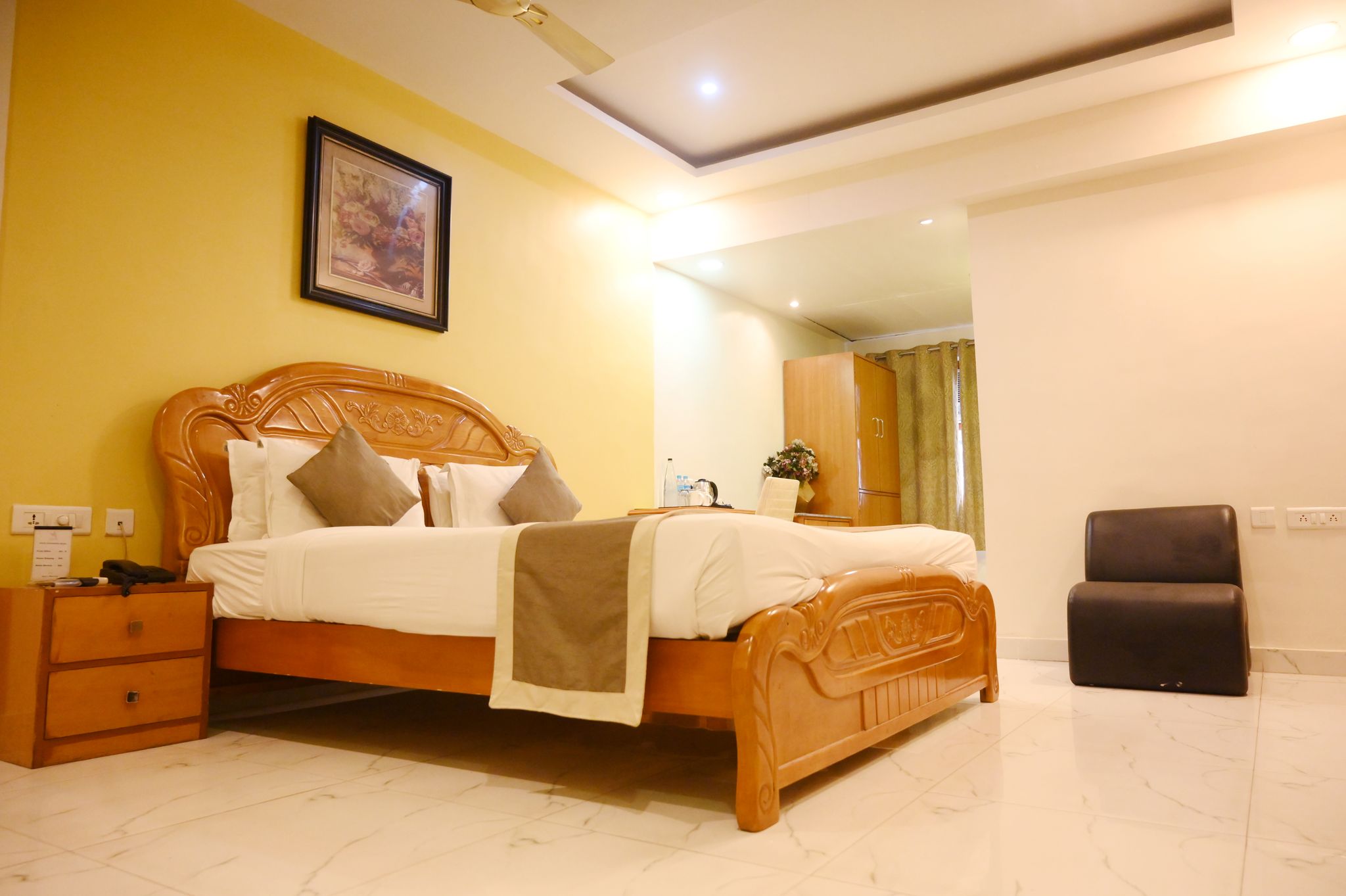 Hotel Vaibhav Inn Standard Deluxe Room 2