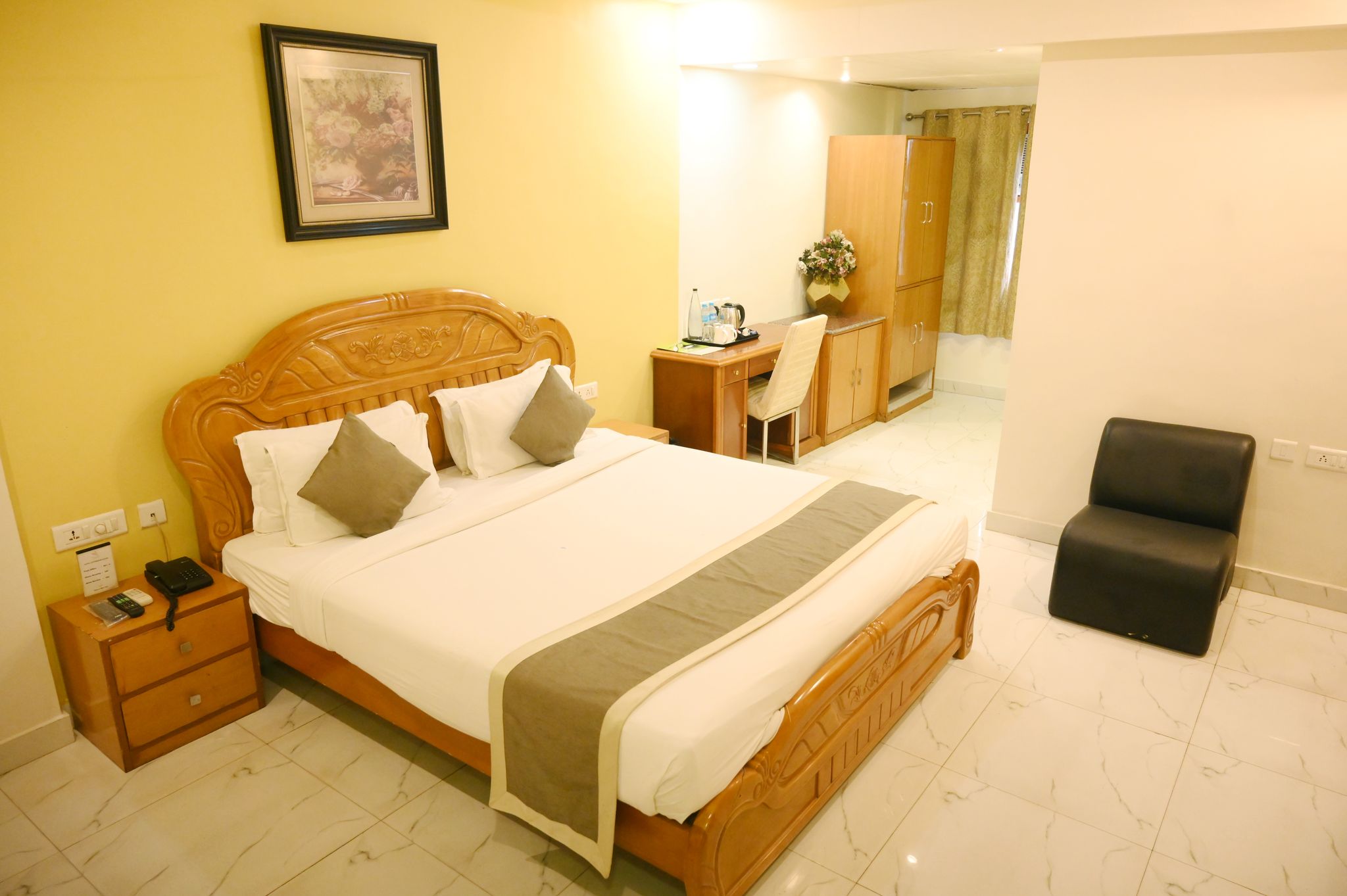 Hotel Vaibhav Inn Standard Deluxe Room 5