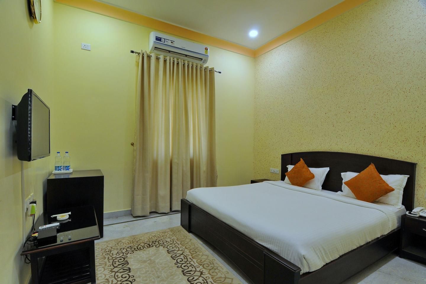 Syna Heritage Hotel Deluxe Double Room 4