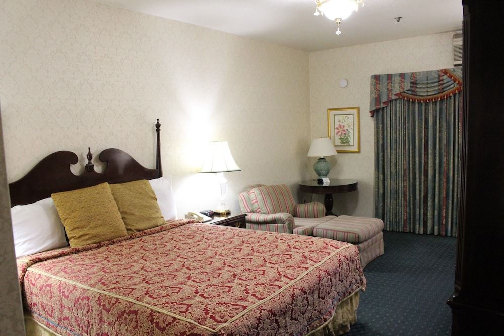 Carlyle Hotel Deluxe Room, 1 King Bed 3