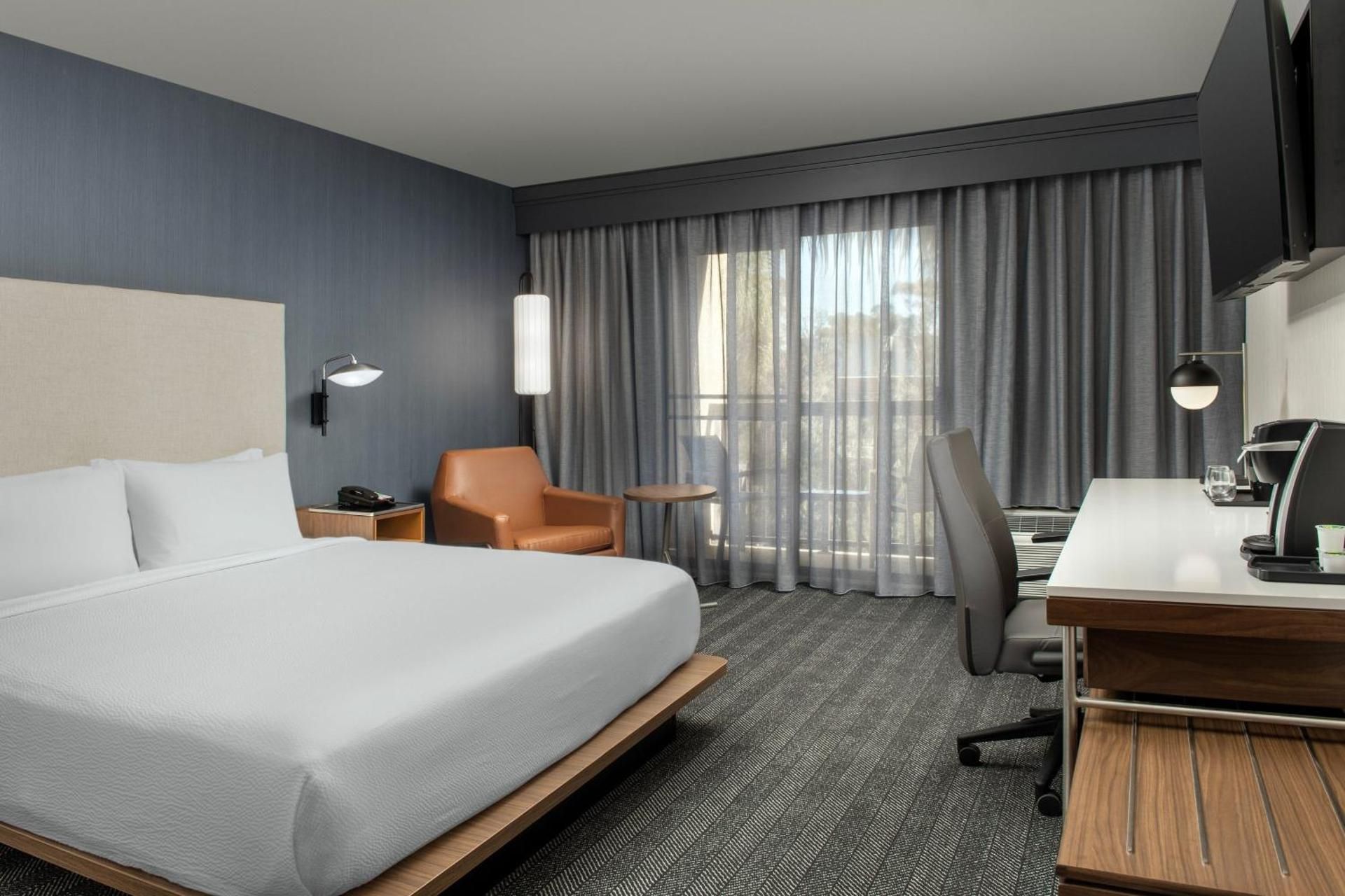 King Room with Sofa Bed and Roll-in Shower - Mobility Accessible