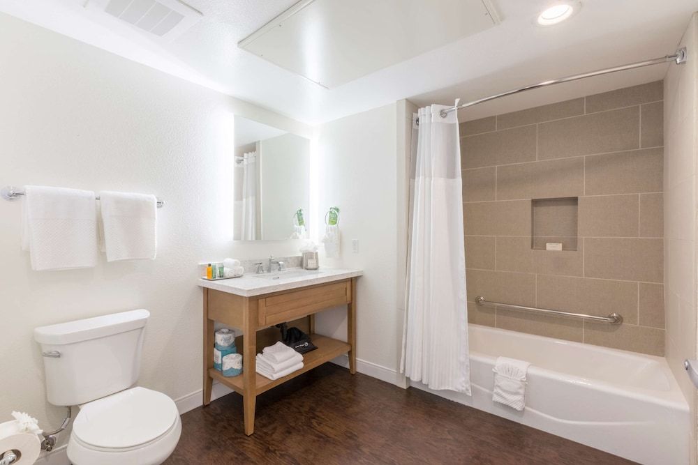 Grand Pacific Palisades Family Condo, 2 Bedrooms, Kitchen 6