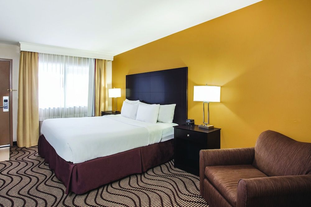 Standard Room, 1 King Bed, Non Smoking