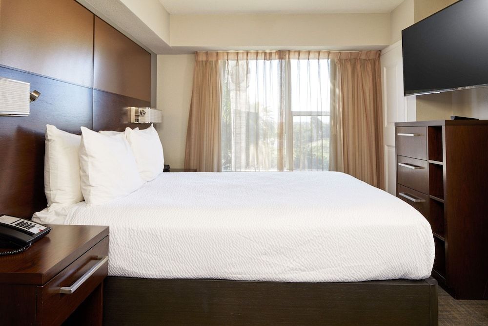 Suite, 2 Bedrooms, Fireplace