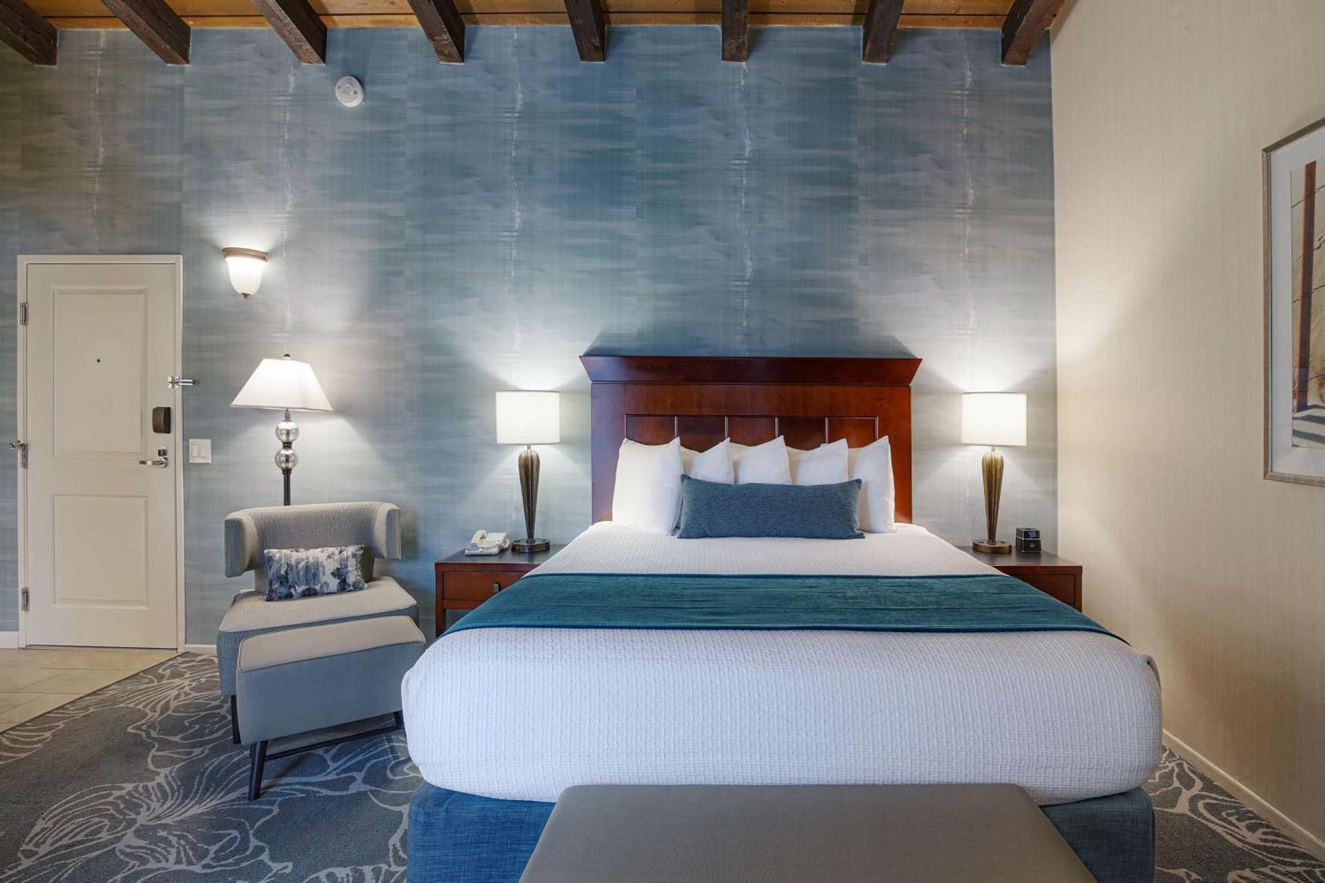 Suite - 1 King Bed, Nonsmoking, Private Balcony