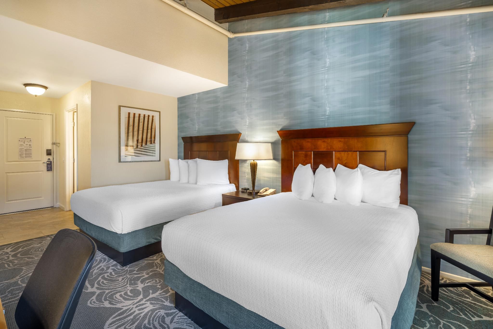 2 Queen Beds, Nonsmoking, Courtyard