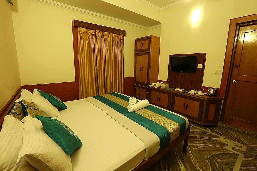 Basic Double Room, 1 Queen Bed