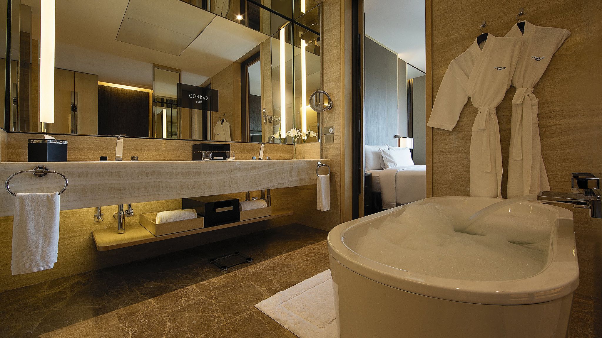Conrad Pune by Hilton Deluxe Room, 1 King Bed 7