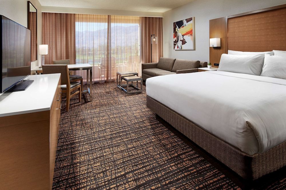 Room, 1 King Bed, Accessible, Mountain View (Roll In Shower)