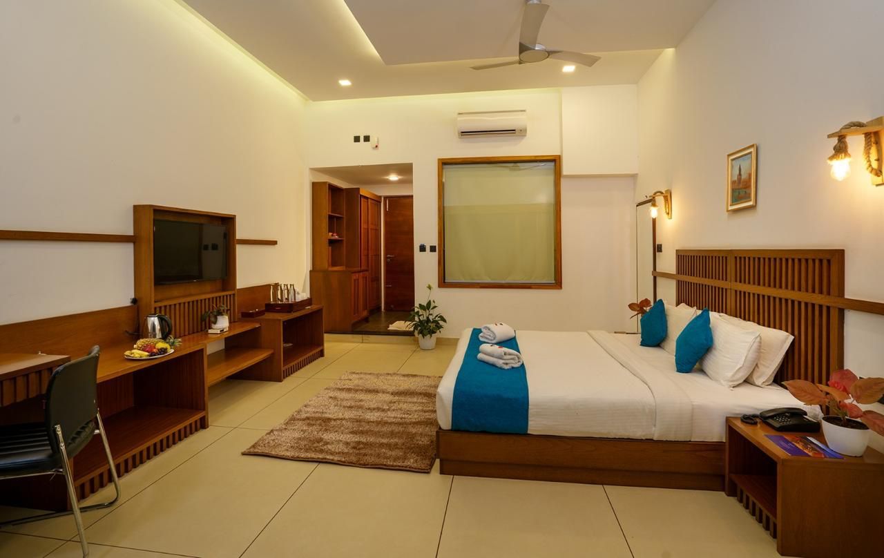 Vistara by the Lake Resort Premium Lake View with balcony 2