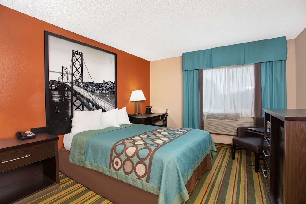 Room, 1 Queen Bed, Accessible, Non Smoking (Mobility/Hearing)