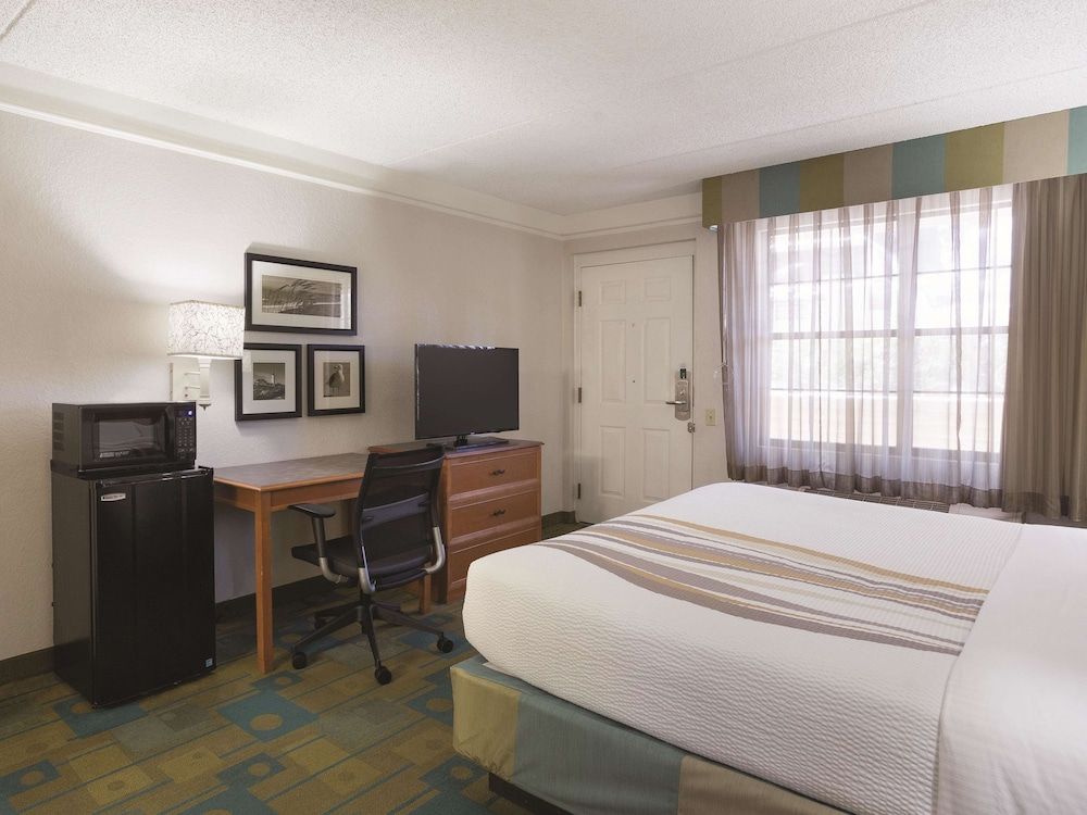 Room, 1 King Bed, Accessible, Non Smoking (Mobility Accessible)