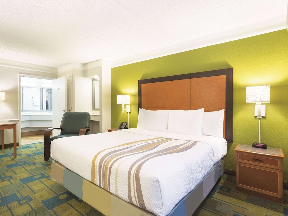 Standard Room, 1 King Bed, Non Smoking